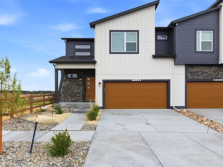7389 Knapp Dr — Photo 4