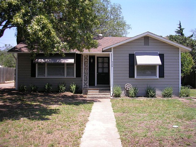 1st image of 928 Myrta St
