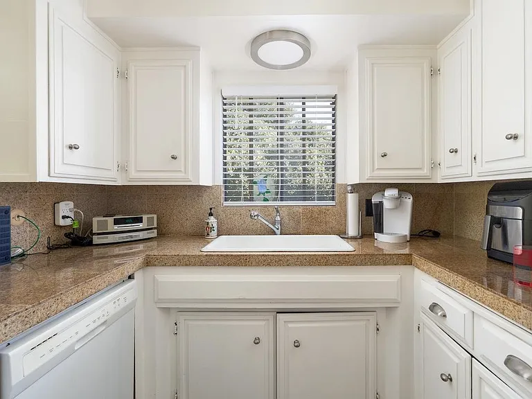 920 Lighthouse Ave #E — Photo 16