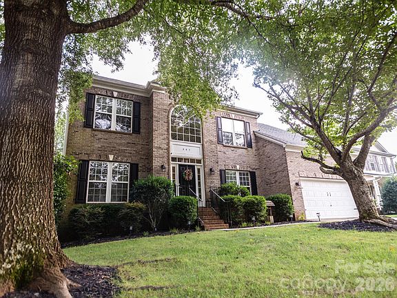 2nd image of 557 Fair Oaks Dr