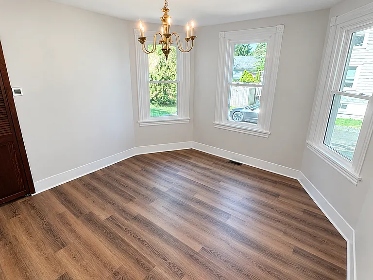 683 Knowles Ave — Photo 6