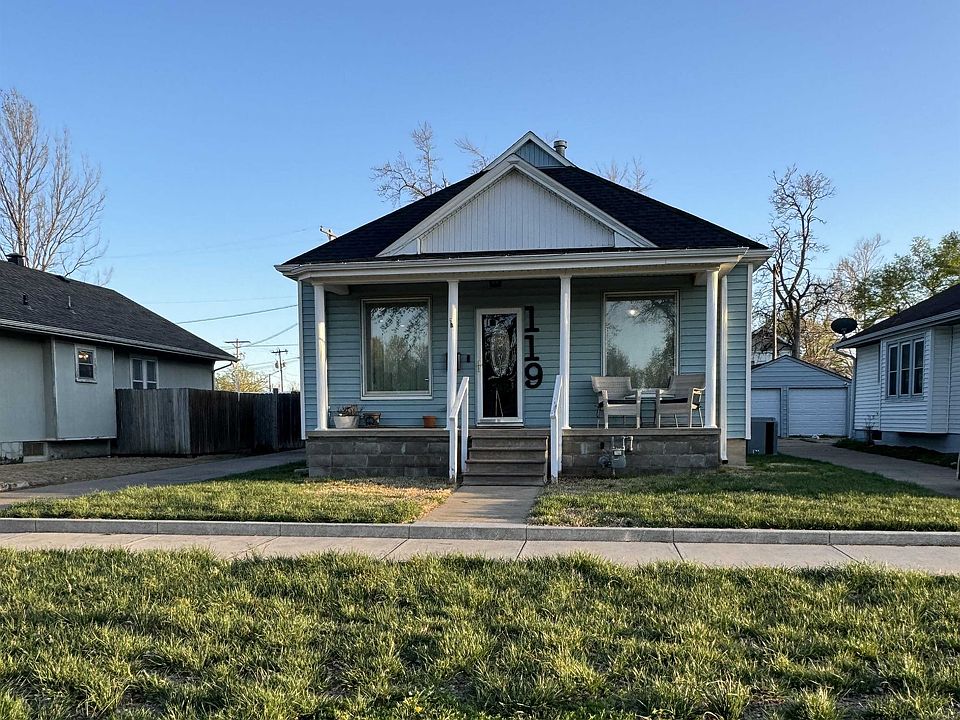 1st image of 119 W Beloit Ave