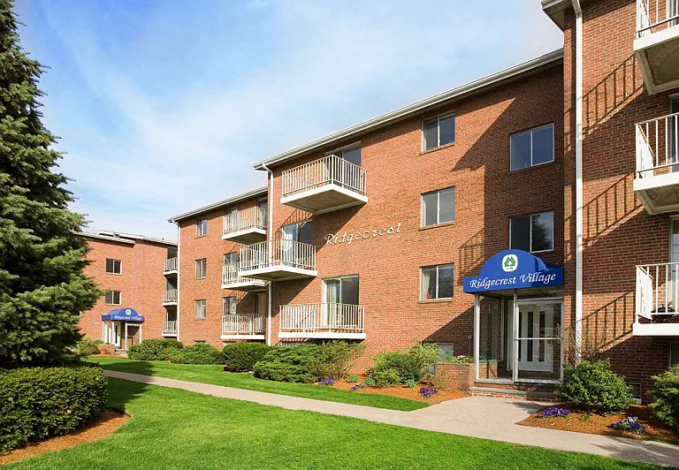 Ridgecrest Village: The Garden