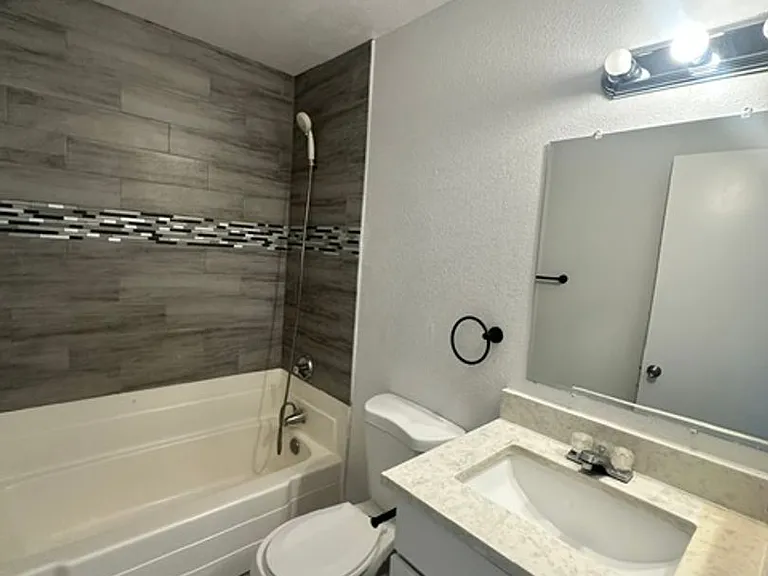 5318 W Turney Ave — Photo 13