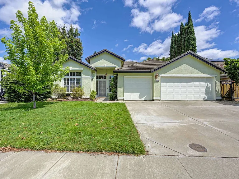 1690 Gill Dr — Photo 1
