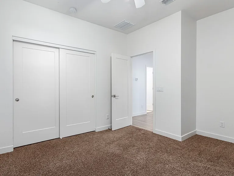 Medina Court — Photo 13