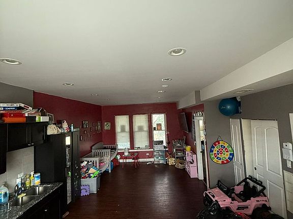 3rd image of 4748 N Kenneth Ave Floor 2