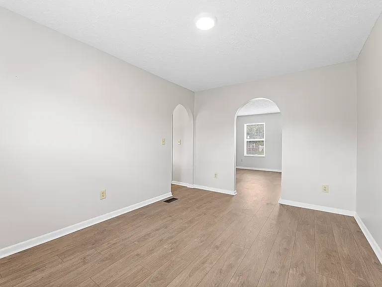 328 Regency Ave — Photo 29