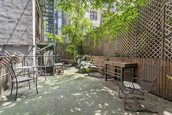 Sold by Compass | media 10