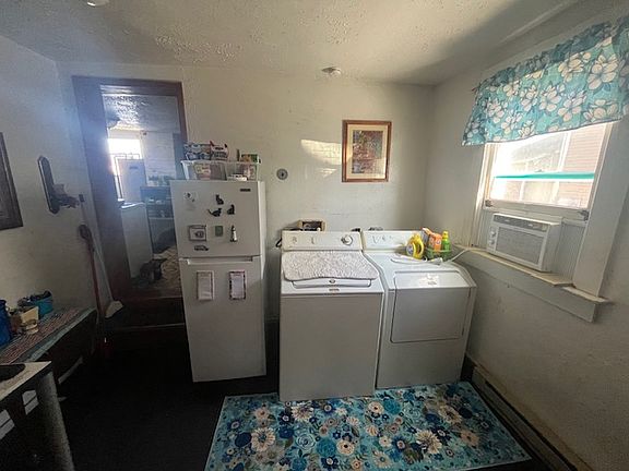5th image of 600 E Somers St