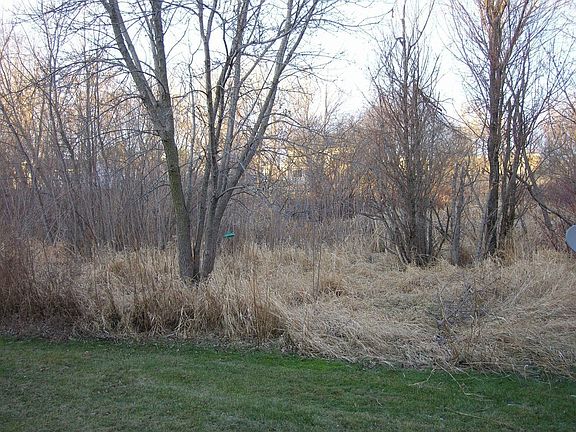 Queit, Private Backyard