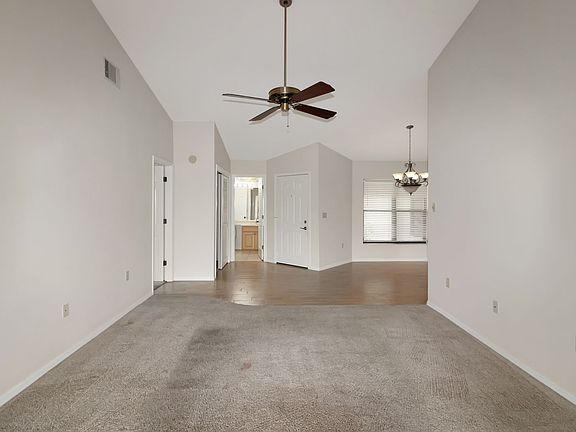 5th image of 318 Pembroke Dr