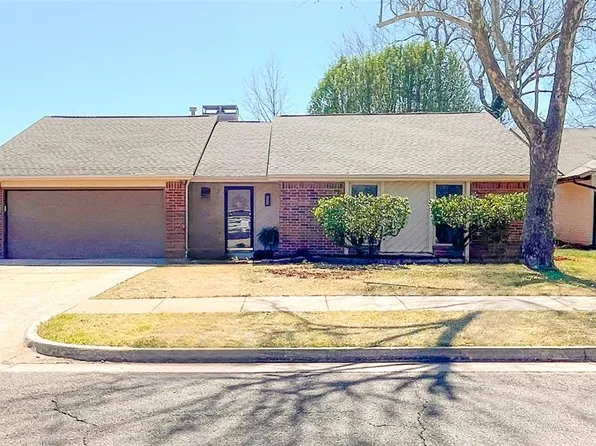 2418 Countrywood Ln, Edmond, OK 73012