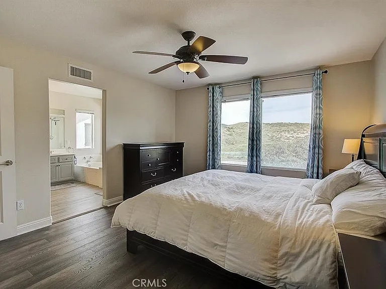 28545 Calex Dr — Photo 16