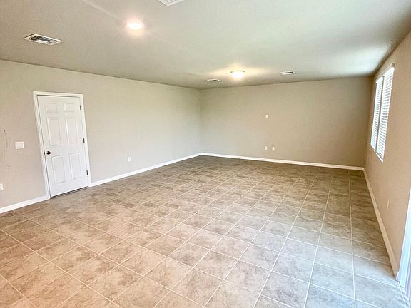 5th image of 5275 Meredrew Ln