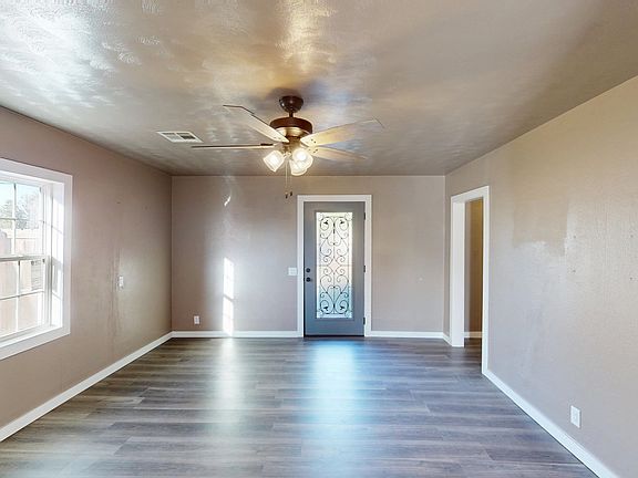 4th image of 410 N Main St