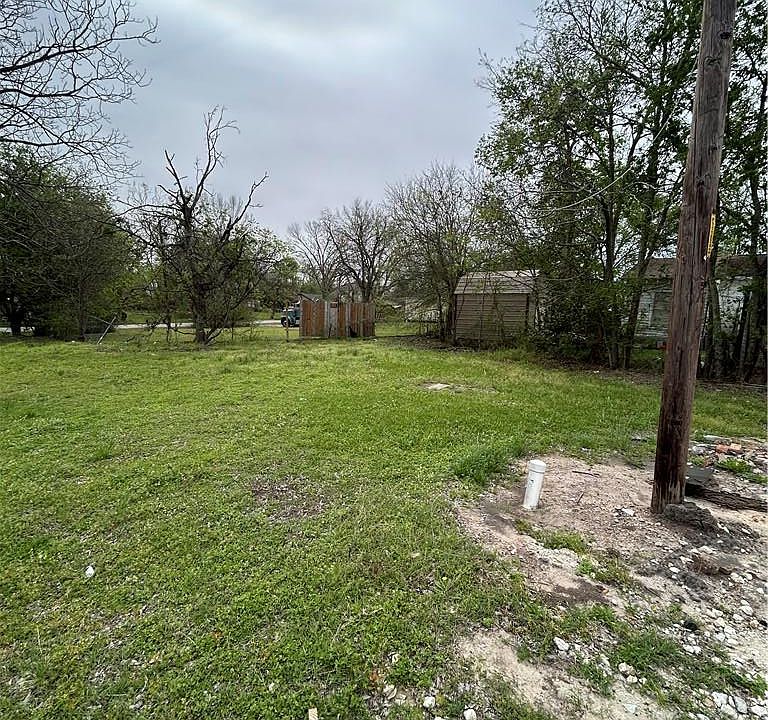 1st image of 919 N Preston Ave
