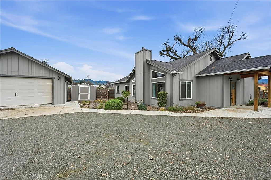21060 Santa Clara Rd photo 1
