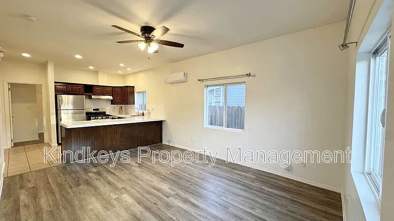 3 bed, 1.0 bath, $2,795 — Photo 3