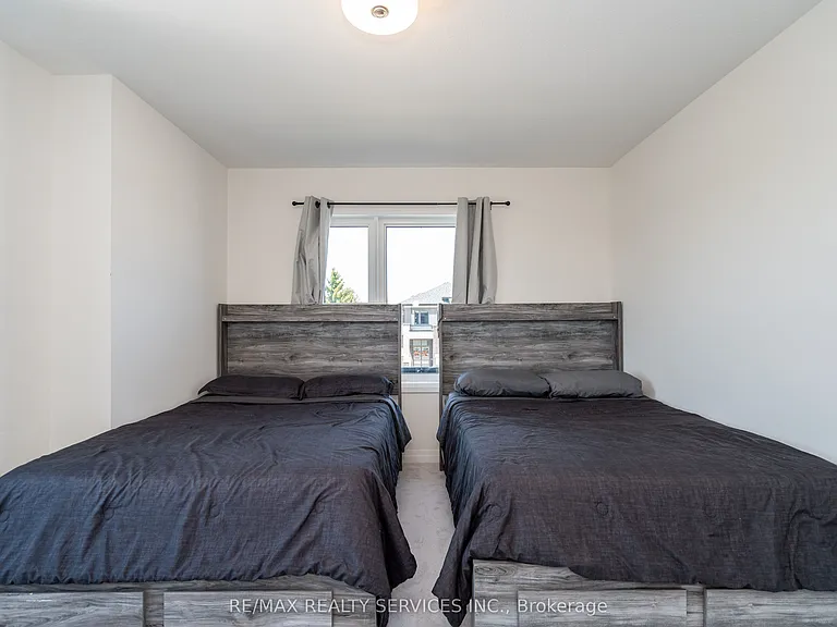 3700 Quayside Dr — Photo 40