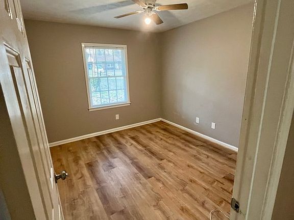 4th image of 6044 Cordova Rd