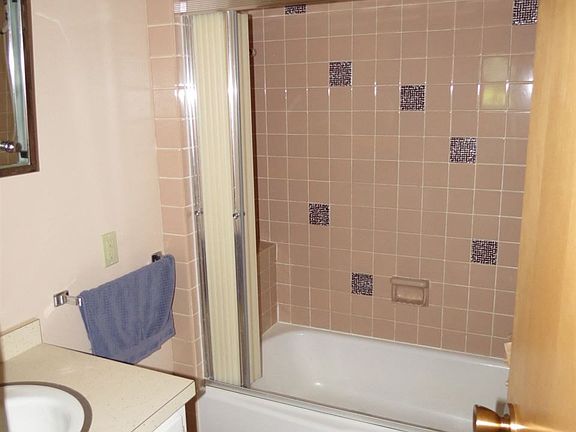 4th image of 59441 Downey Ave