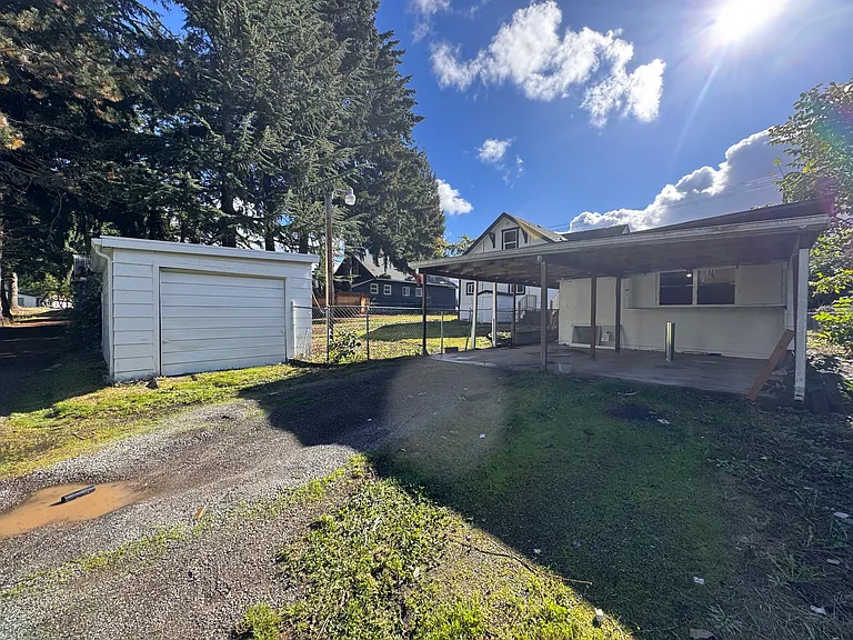 321 W Summa St — Photo 8