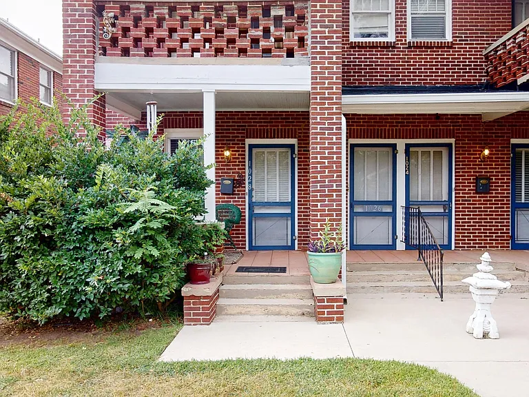 1028 Kinard Ct #1028 — Photo 2