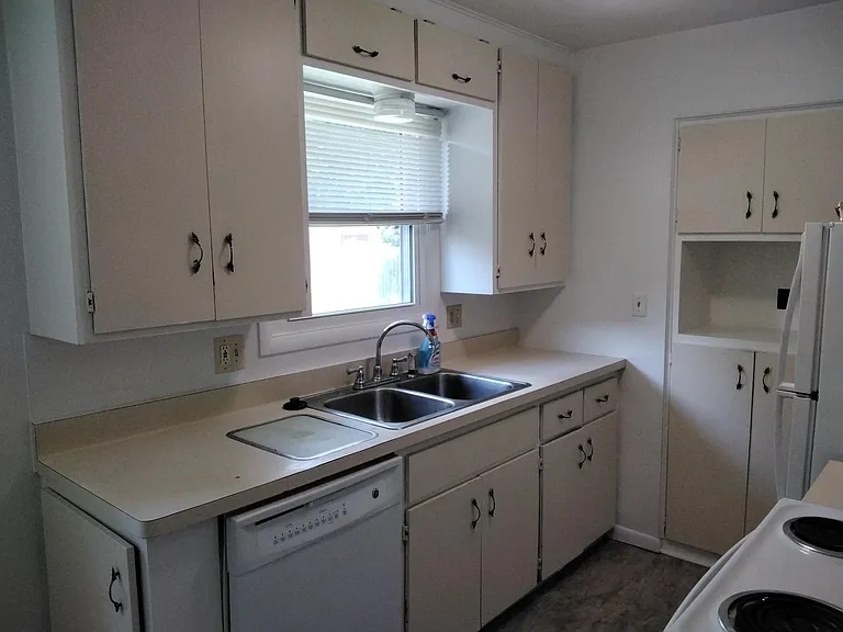 5629 Hallendale Rd — Photo 6