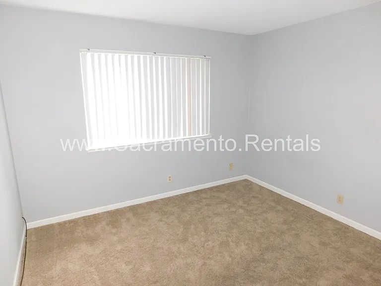 5954 Walerga Rd #3 — Photo 10
