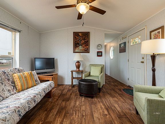 3rd image of 740 Riddle Dr