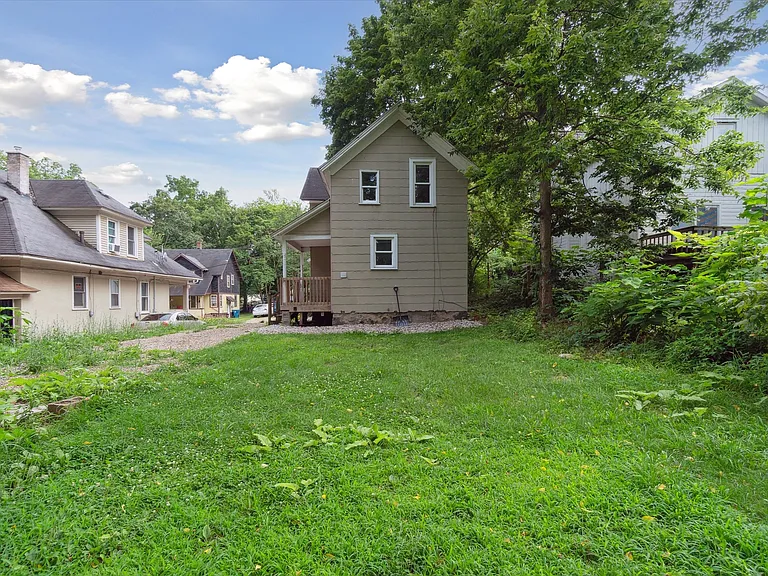 1302 Ogden Ave — Photo 2