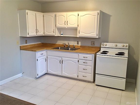 2nd image of 257 Lutz Dr