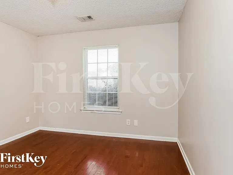 231 Grandview Ln — Photo 12
