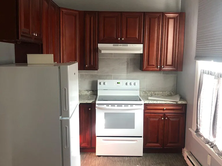 220 Sherman Ave #3 — Photo 5