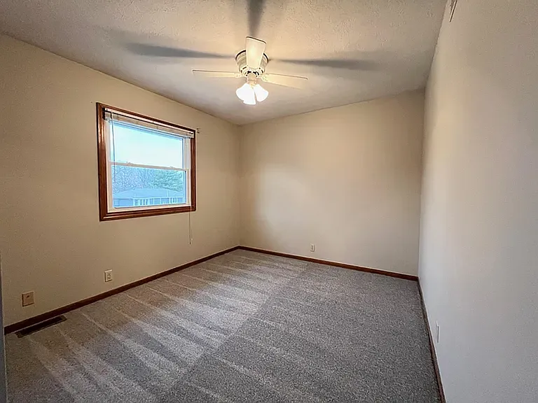 5819 N 127th Avenue Cir — Photo 14