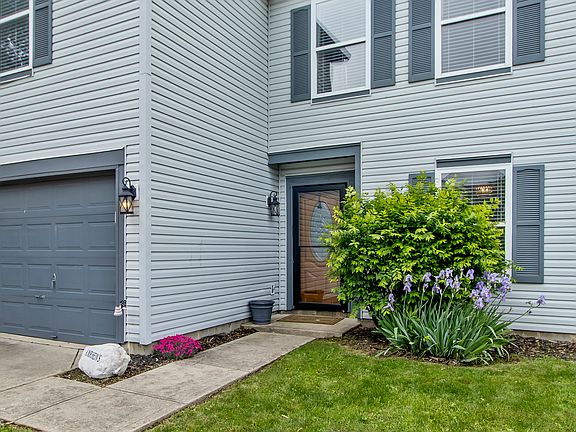 3rd image of 9891 Sapphire Berry Ln