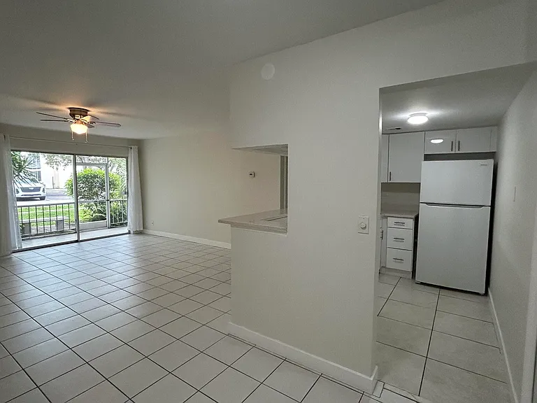 620 NW 13th St #15 — Photo 2