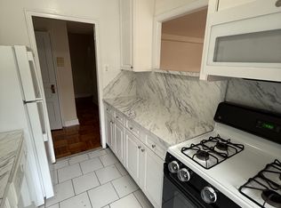 192-65 71st Cres APT 1B, Fresh Meadows, NY 11365
