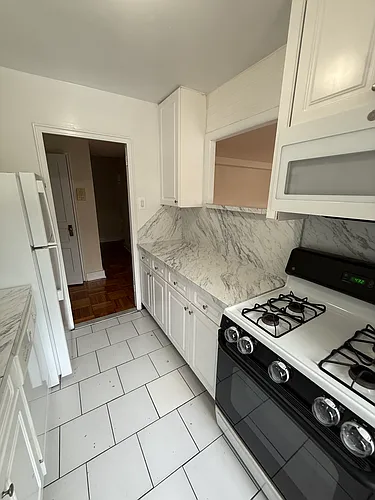 192-65 71st Cres #1B Photo 1