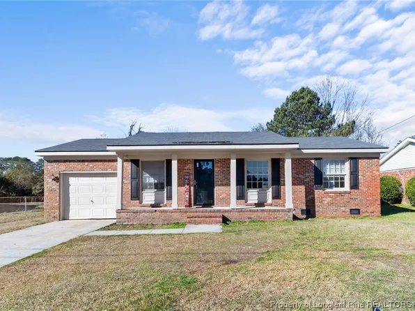 616 Berwick Dr, Fayetteville, NC 28314