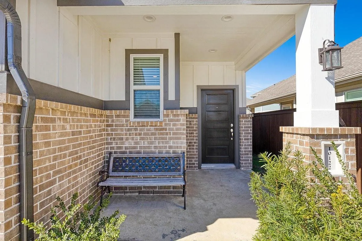 3 bed, 2.0 bath, 1508 sqft, $2,500 — Photo 3