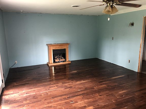 4th image of 10217 Dodge Ln