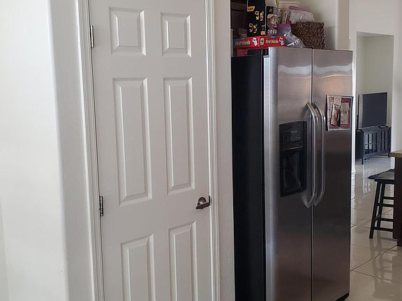 3rd image of 6909 S 37th Dr