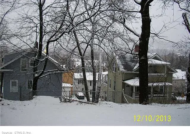 Building Photo 3