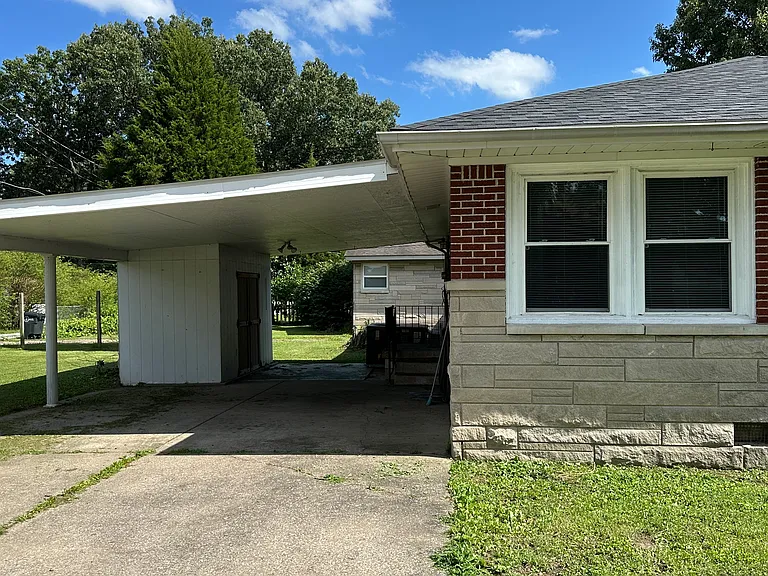 630 Joe Clifton Dr — Photo 3