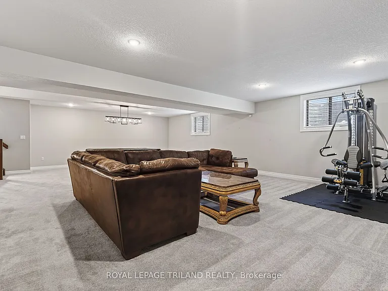 9861 Glendon Dr #218 — Photo 33