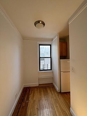 5th image of 111 W 94th St APT 5B