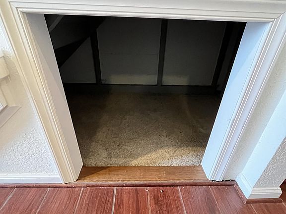4th image of 612 Nottaway Dr #1