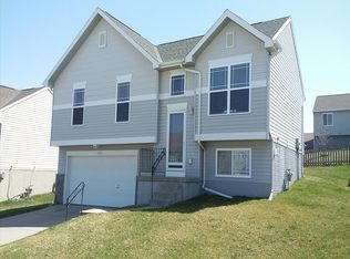 16125 Blackwalnut St, Omaha, NE 68136